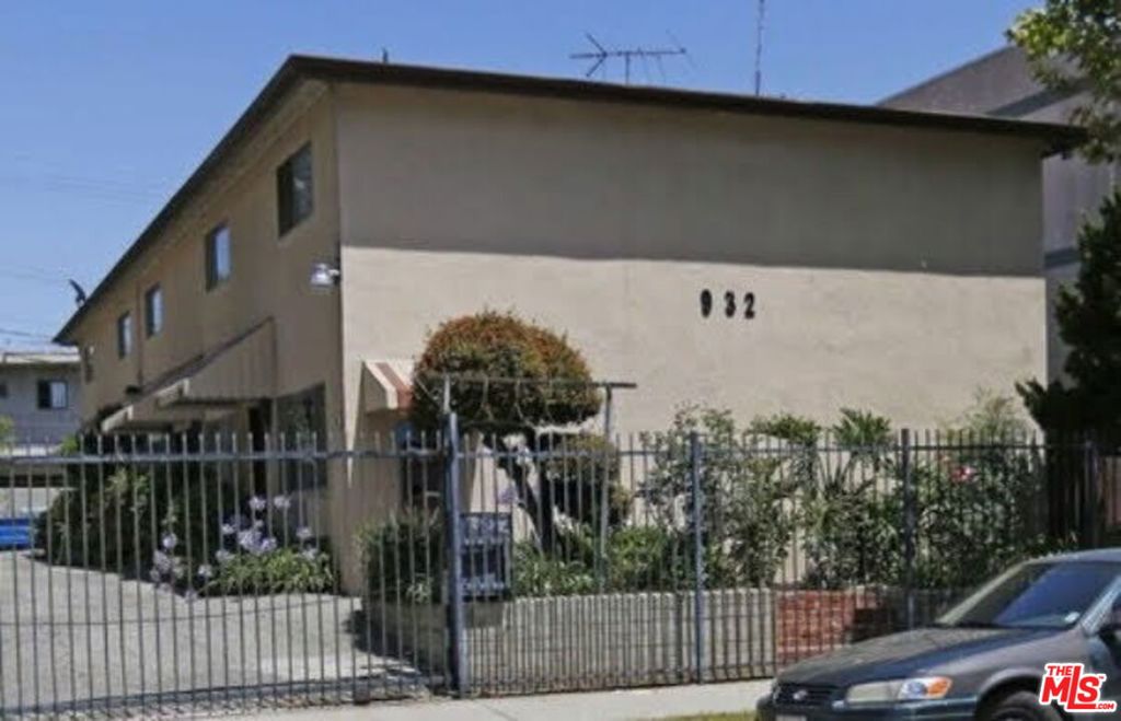 932 S Gramercy Place, Los Angeles, CA 90019 — photo 1