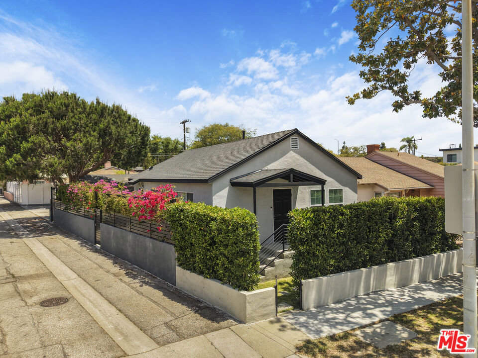 4216 Sawtelle Boulevard, Culver City, CA 90066 — photo 1