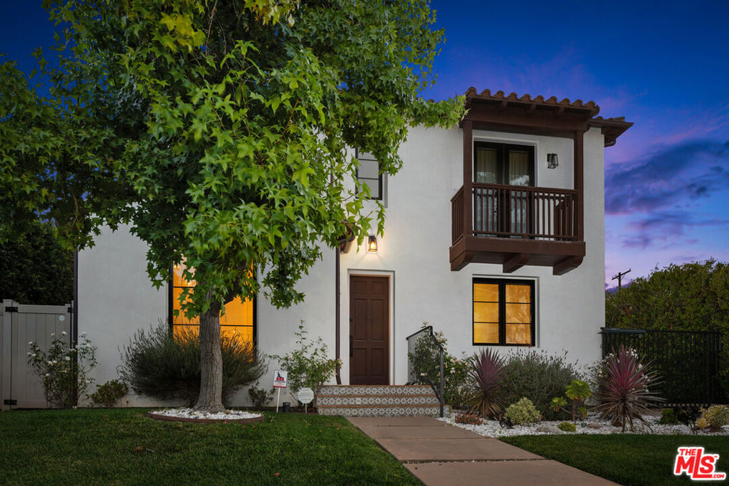 635 Seward Street, Los Angeles, CA 90004 — photo 1