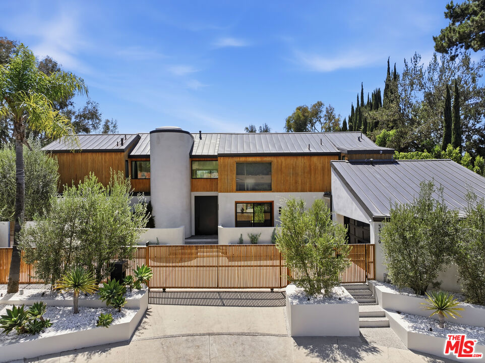 3319 Dona Lola Place, Los Angeles, CA 91604 — photo 1