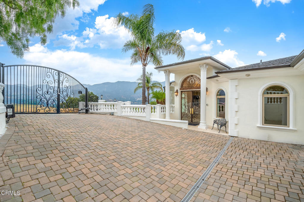 450 Palmerstone Drive, La Canada Flintridge, CA 91011 — photo 1