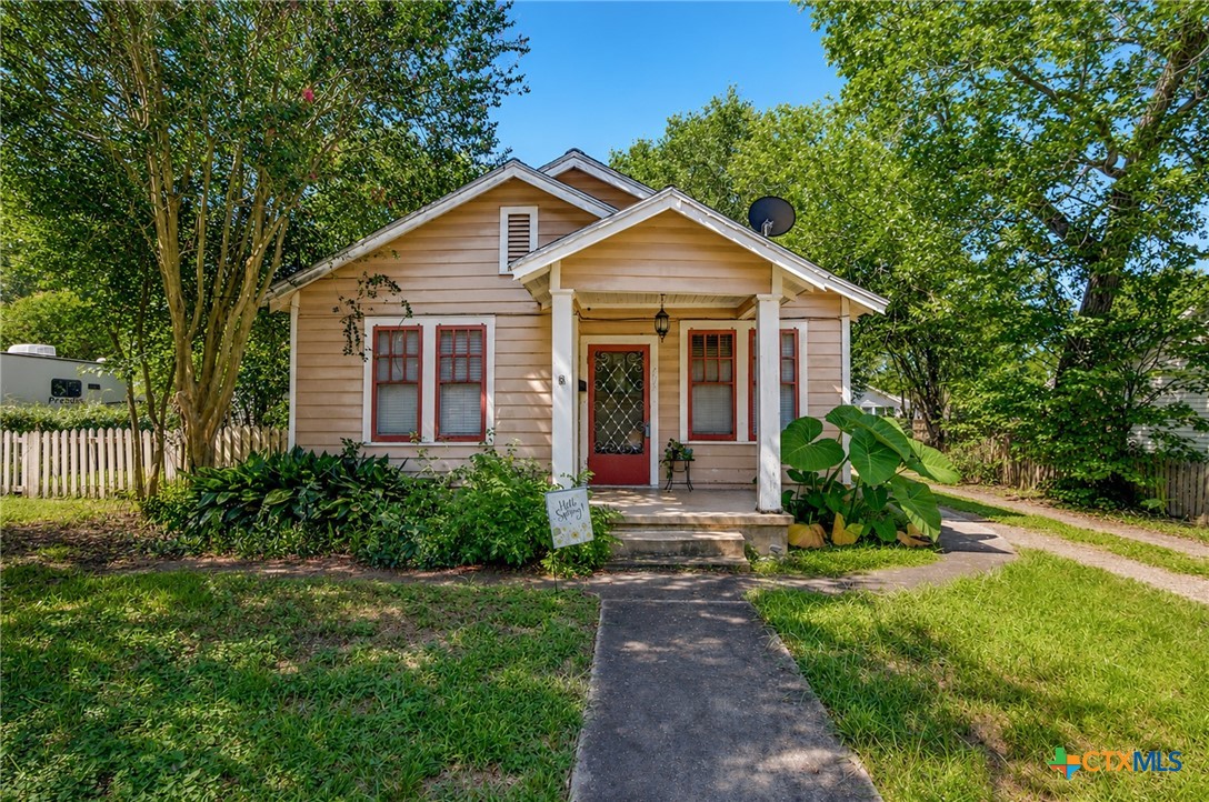 705 W San Antonio Street, Victoria, TX 77901 — photo 1