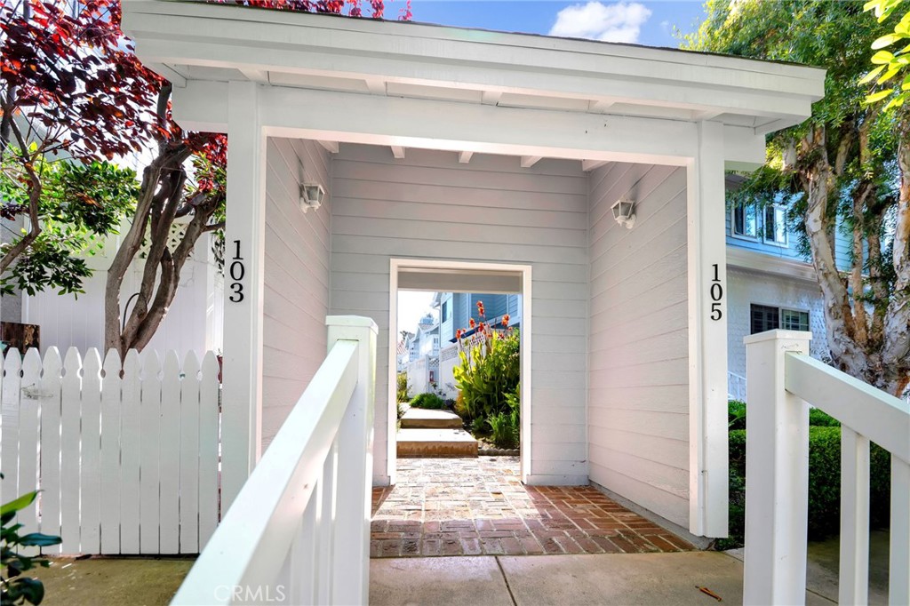 105 N Broadway E, Redondo Beach, CA 90277 — photo 1