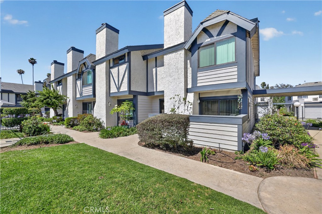 19231 Sherman 27, Reseda, CA 91335 — photo 1
