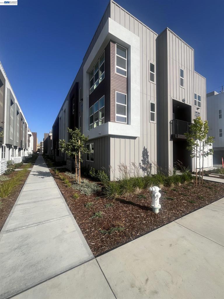 2015 Clement Avenue, Alameda, CA 94501 — photo 1