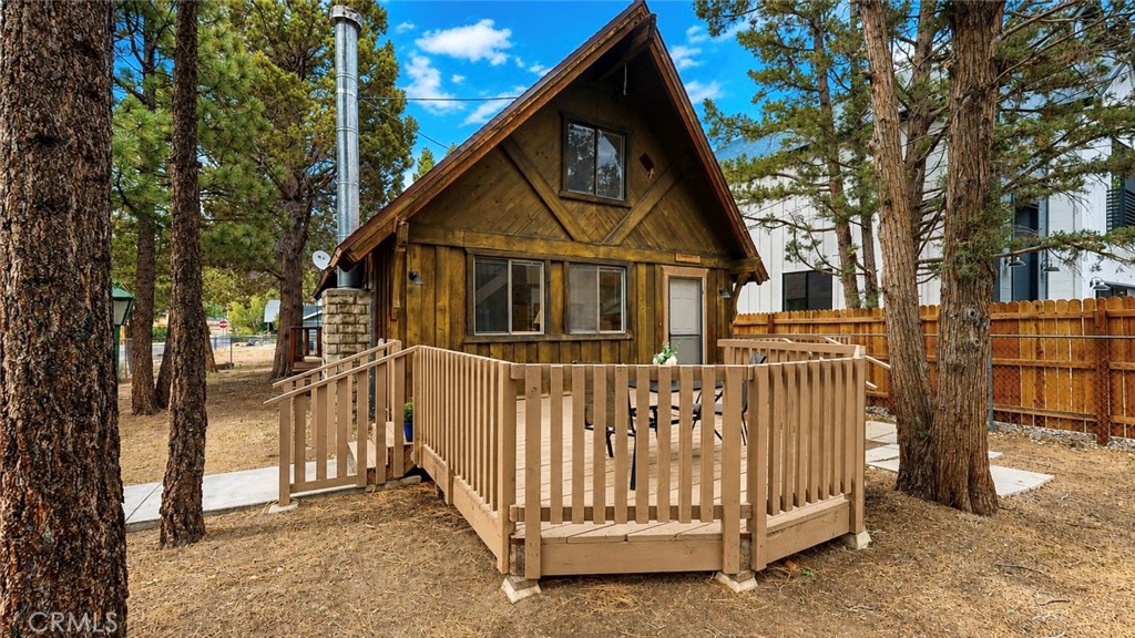 301 E Angeles, Big Bear City, CA 92314 — photo 1