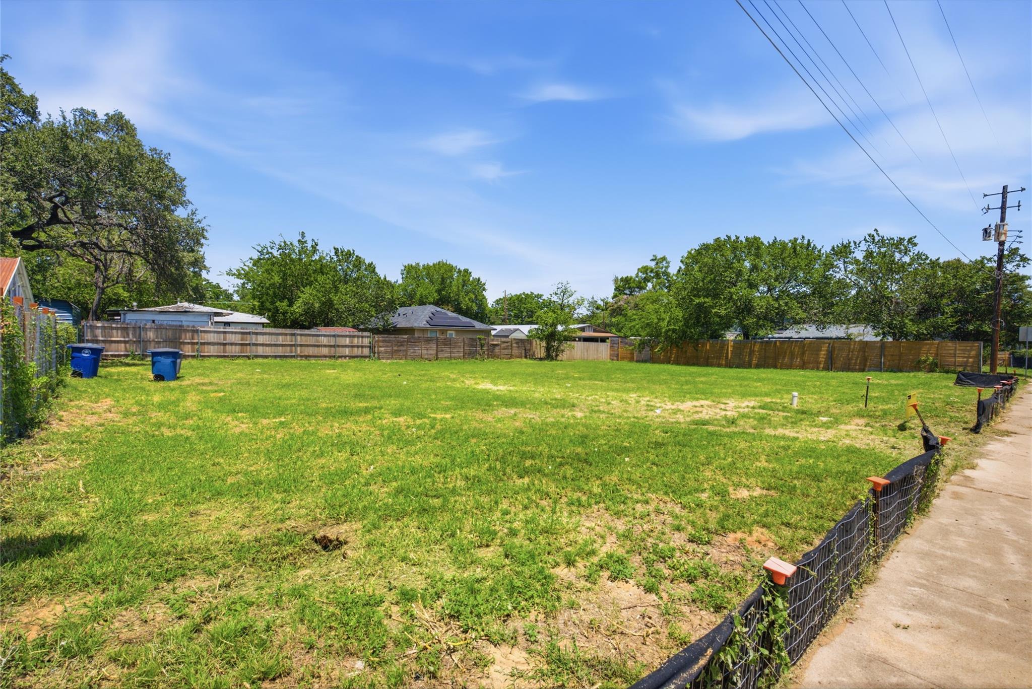 6206 & 6208  Ponca St, Austin, TX 78741 — photo 1