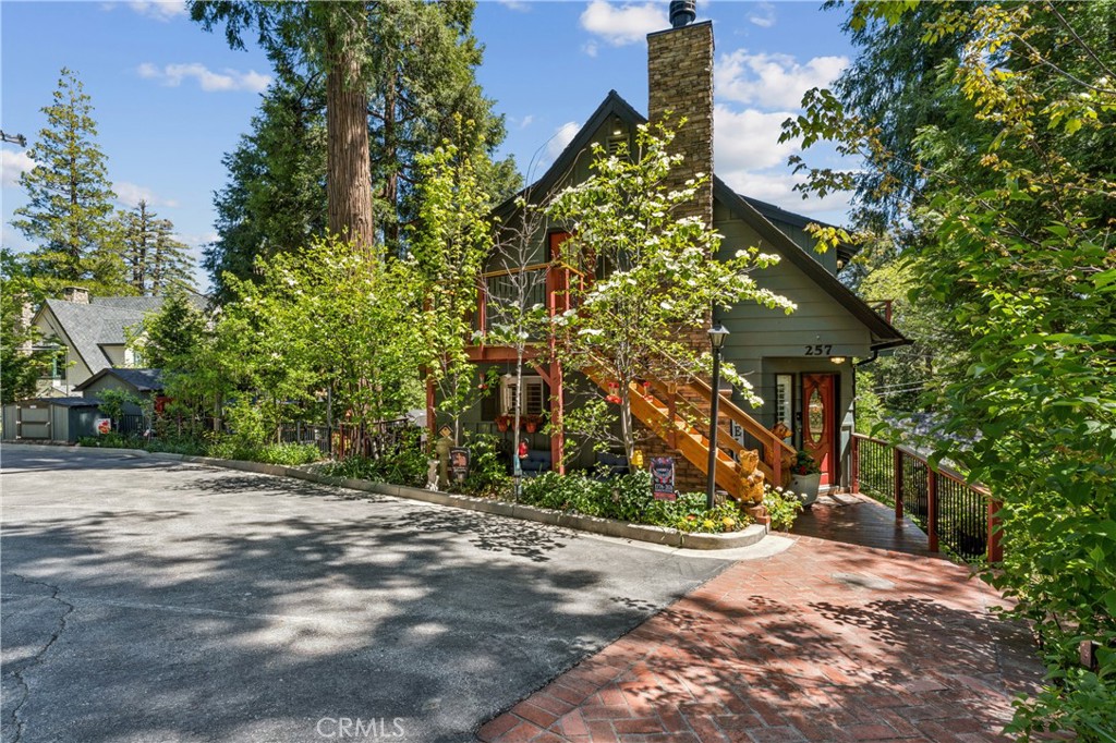 257 Corona Circle, Lake Arrowhead, CA 92352 — photo 1