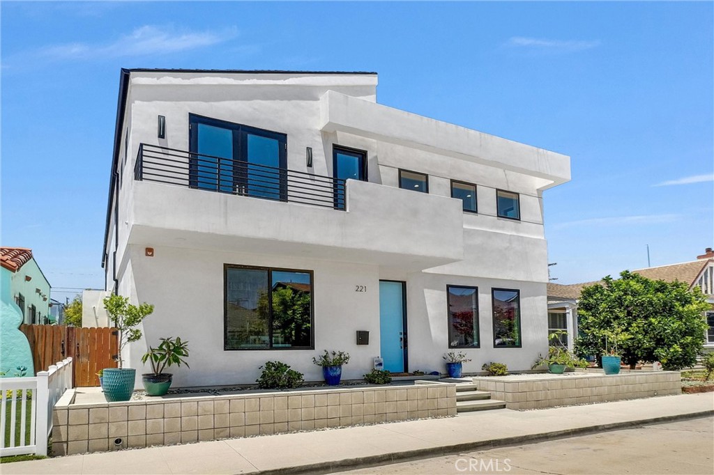 221 Attica, Long Beach, CA 90803 — photo 1