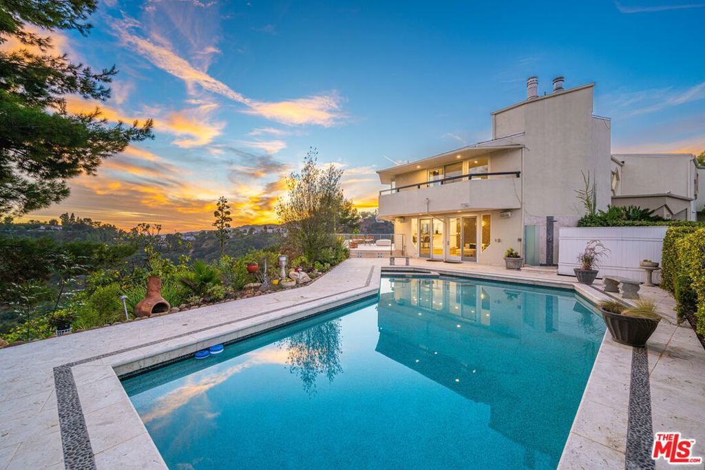 1121 Roberto Lane, Los Angeles, CA 90077 — photo 1