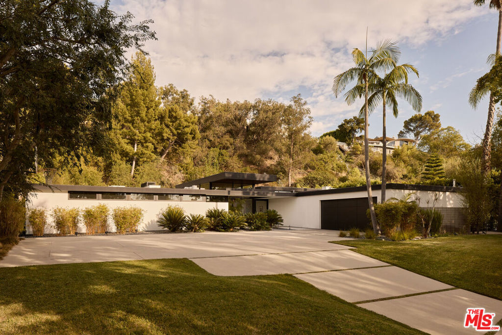 570 Evelyn Place, Beverly Hills, CA 90210 — photo 1