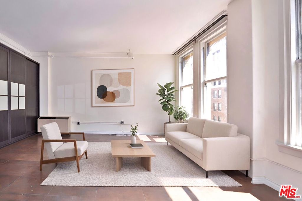 215 W 7th Street 907, Los Angeles, CA 90014 — photo 1