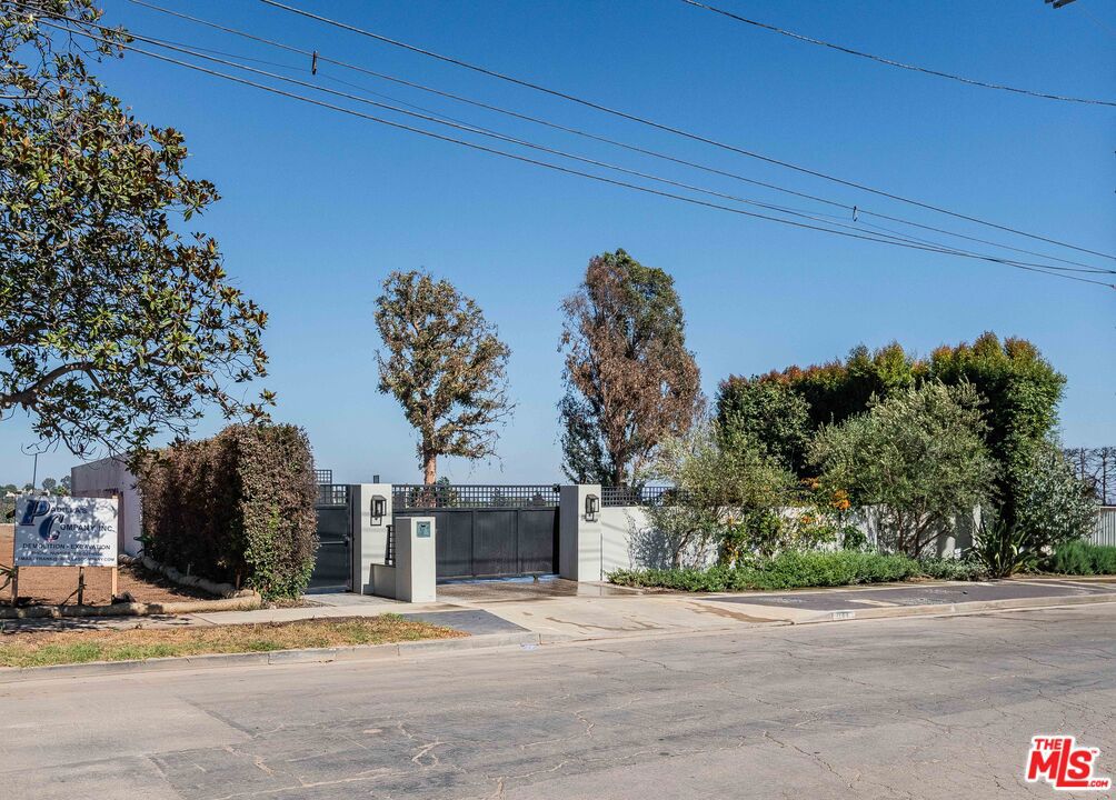 1144 Chautauqua Boulevard, Pacific Palisades, CA 90272 — photo 1
