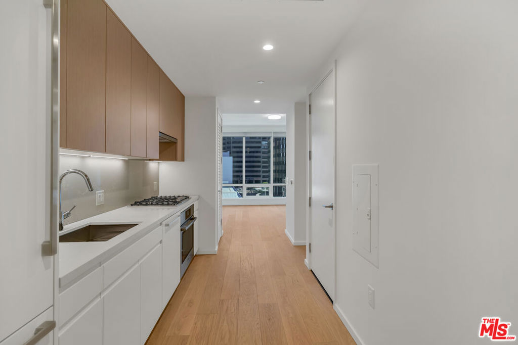 877 Francisco Street 1121, Los Angeles, CA 90017 — photo 1