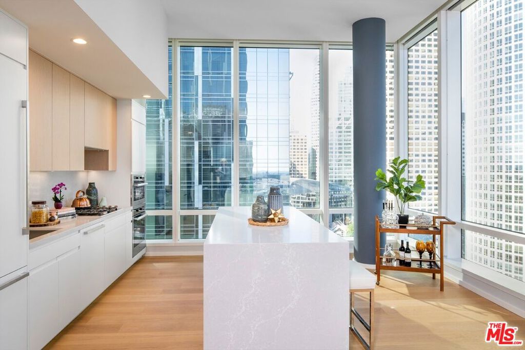 877 Francisco Street 1806, Los Angeles, CA 90017 — photo 1
