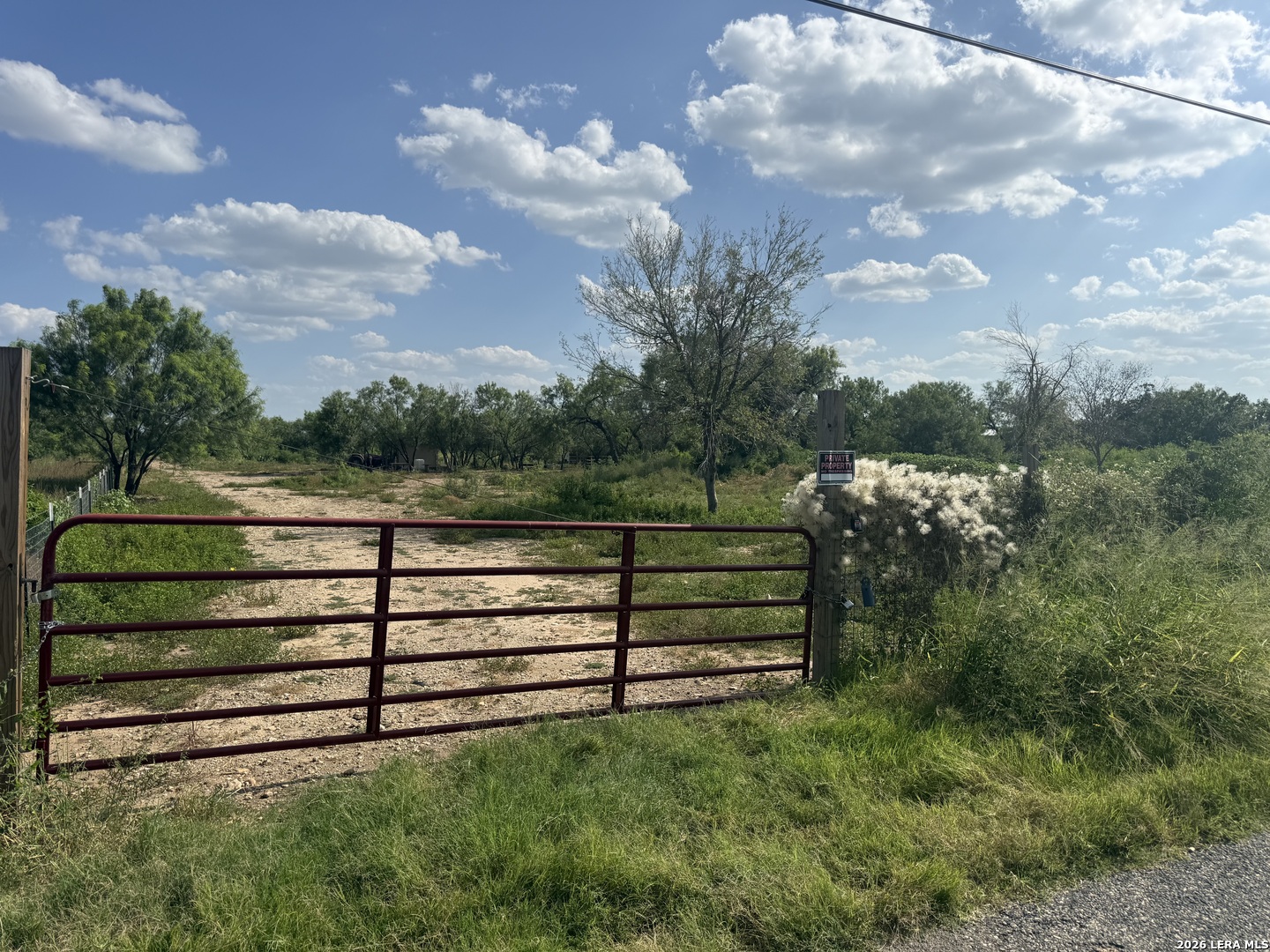 1083 CR 6610, , 78016 — photo 1