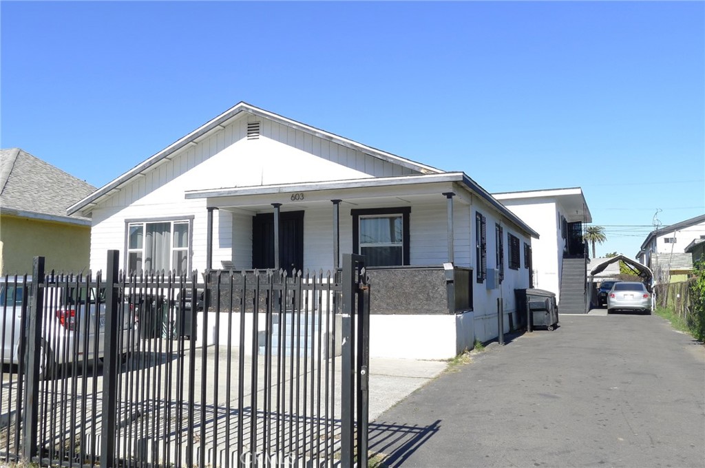 603 W 75th, Los Angeles, CA 90044 — photo 1