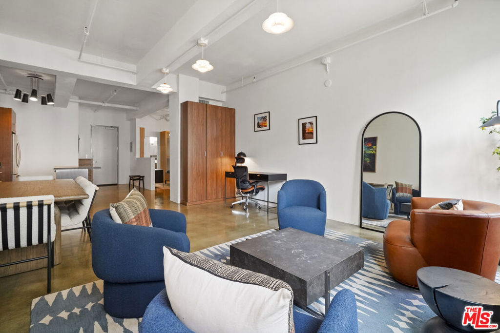 849 S Broadway 403, Los Angeles, CA 90014 — photo 1