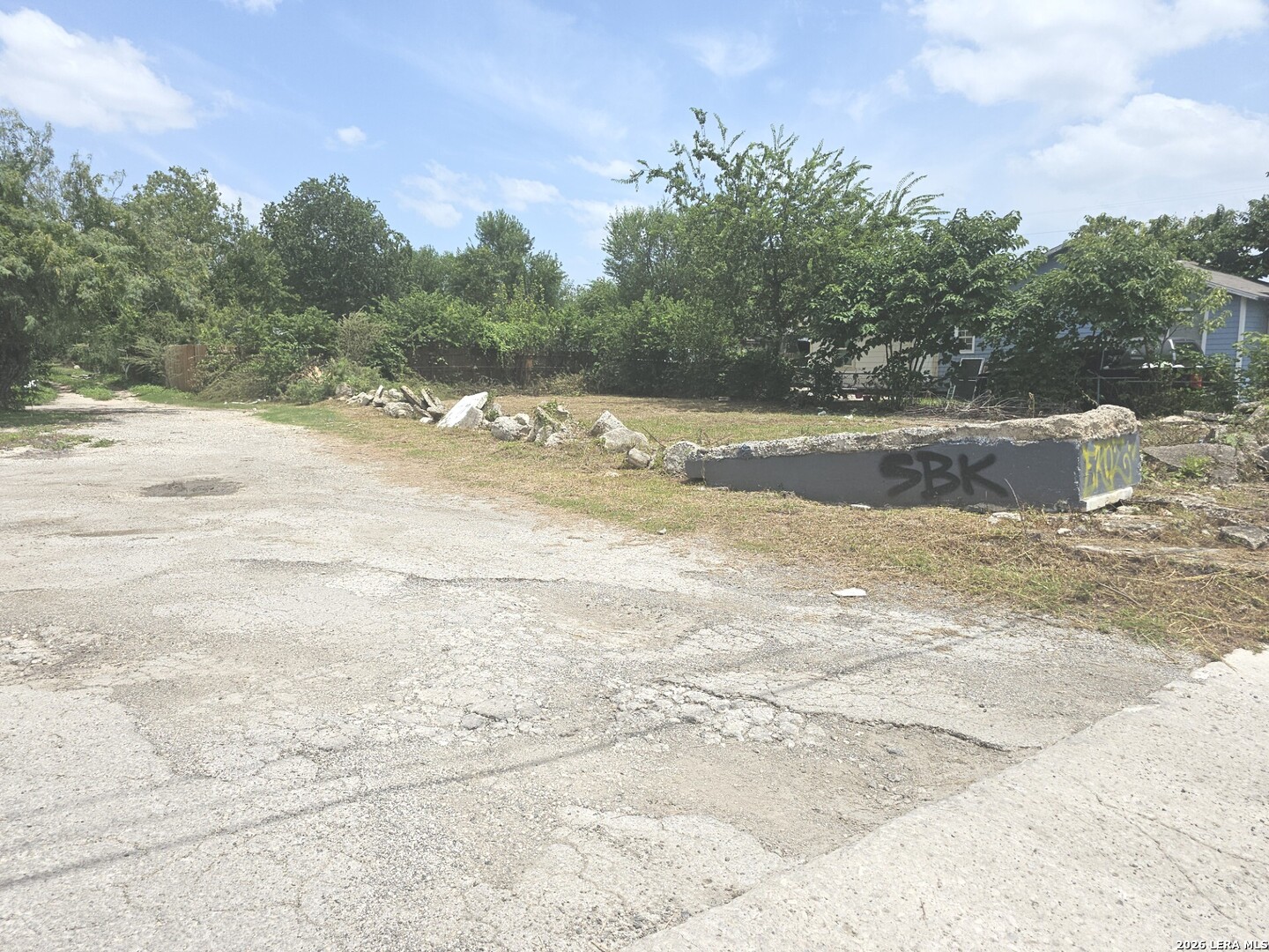 1216 NW 24TH ST, San Antonio, TX 78207 — photo 1