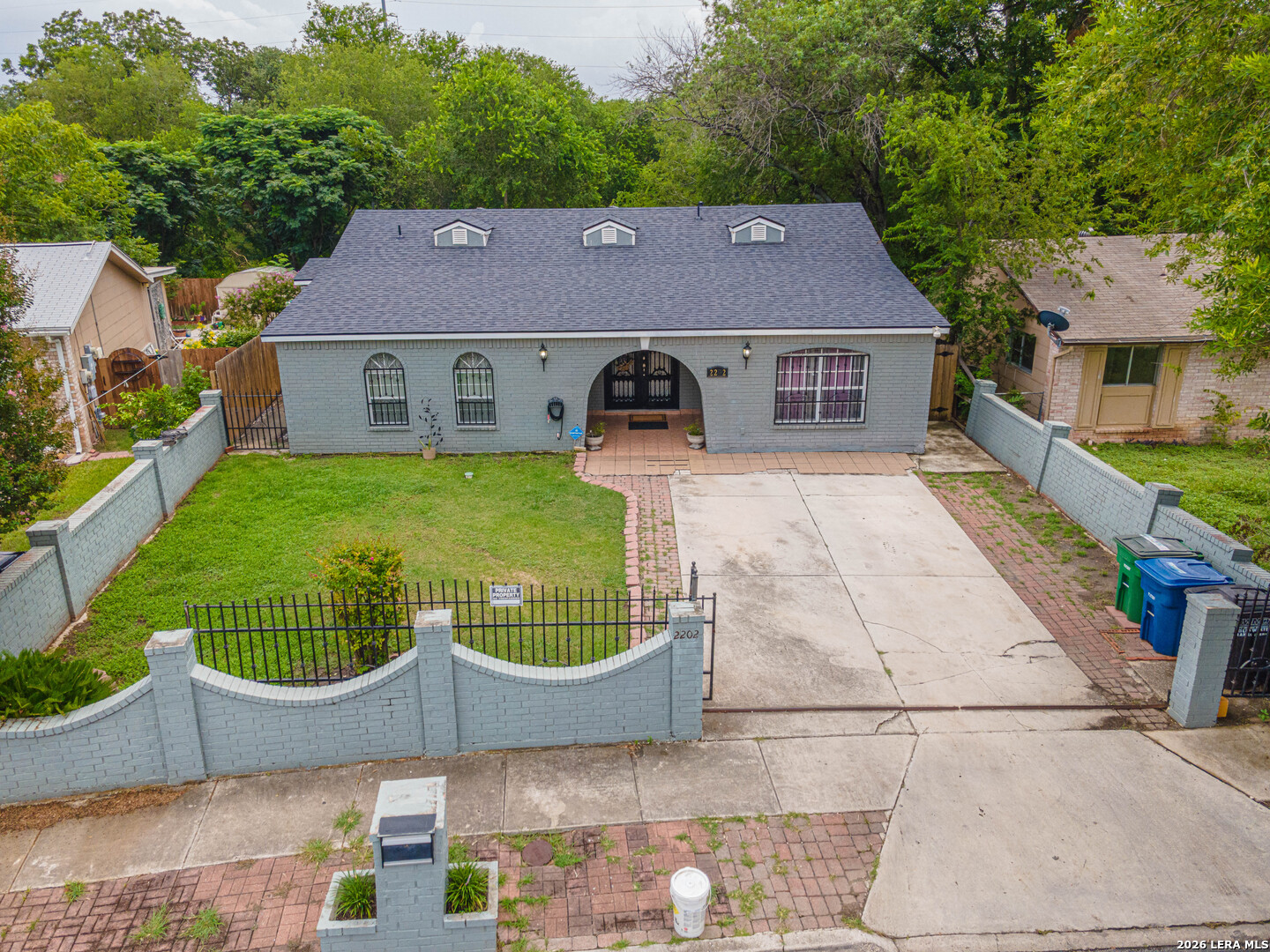2202 LAKE LOUISE DR, San Antonio, TX 78228 — photo 1