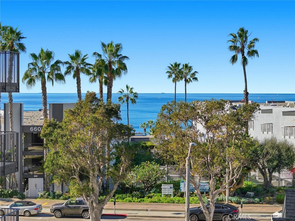 208 S Catalina Avenue C, Redondo Beach, CA 90277 — photo 1