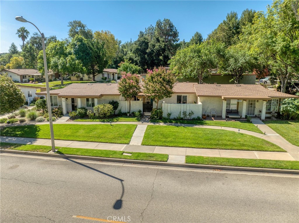 19368 Avenue Of The Oaks, Newhall, CA 91321 — photo 1