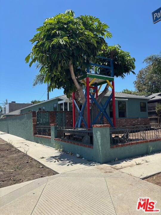 3497 Redwood Avenue, Los Angeles, CA 90066 — photo 1
