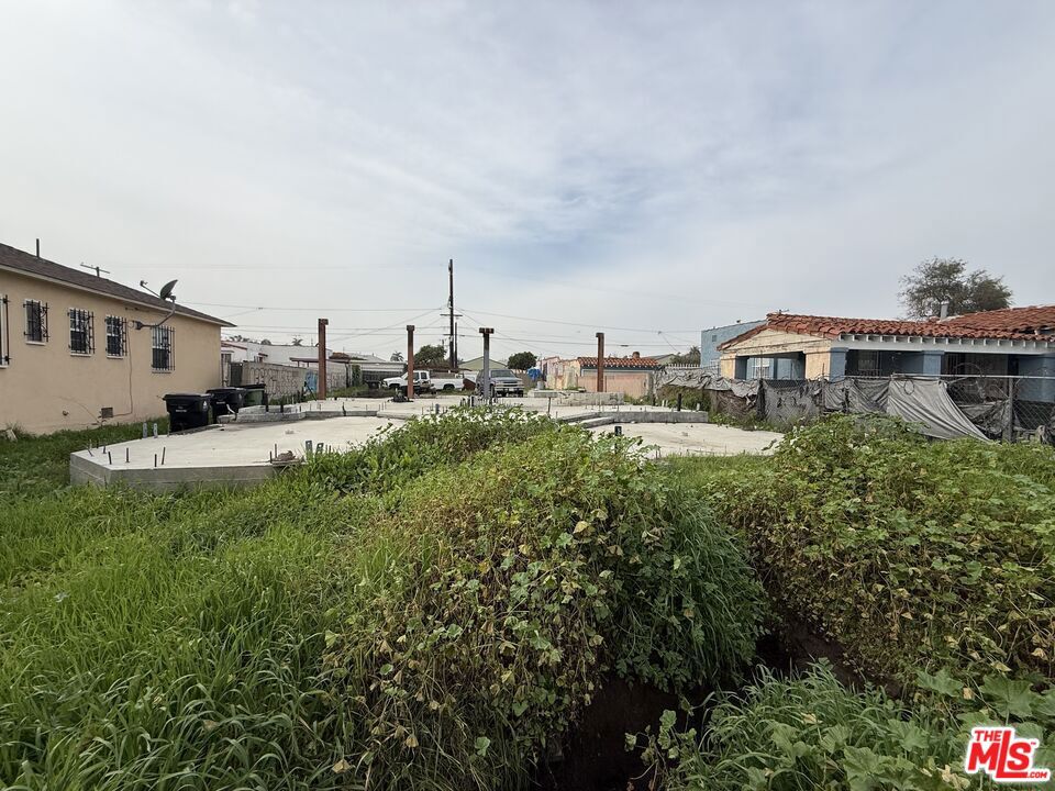 10965 S Hoover Street, Los Angeles, CA 90044 — photo 1
