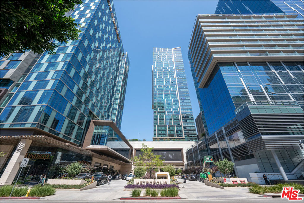 889 Francisco Street 3401, Los Angeles, CA 90017 — photo 1