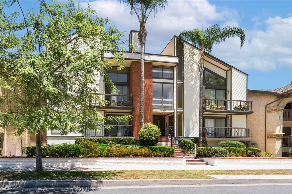 14159 Riverside Drive 103, Sherman Oaks, CA 91423 — photo 1