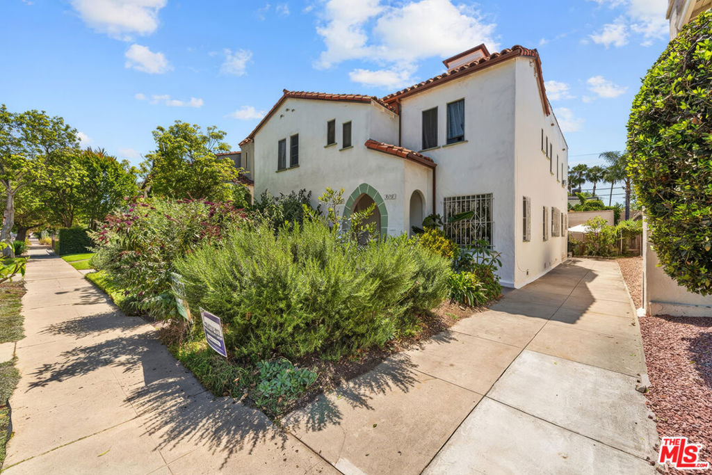 8130 Blackburn Avenue, Los Angeles, CA 90048 — photo 1