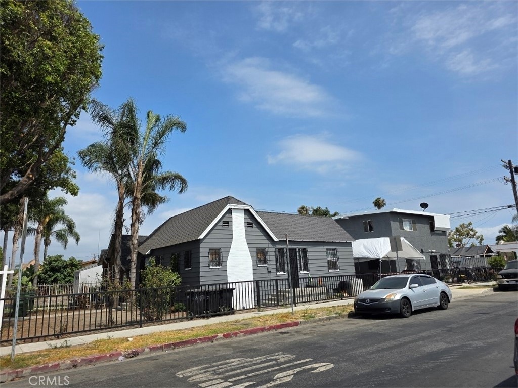 402 E 92nd, Los Angeles, CA 90003 — photo 1