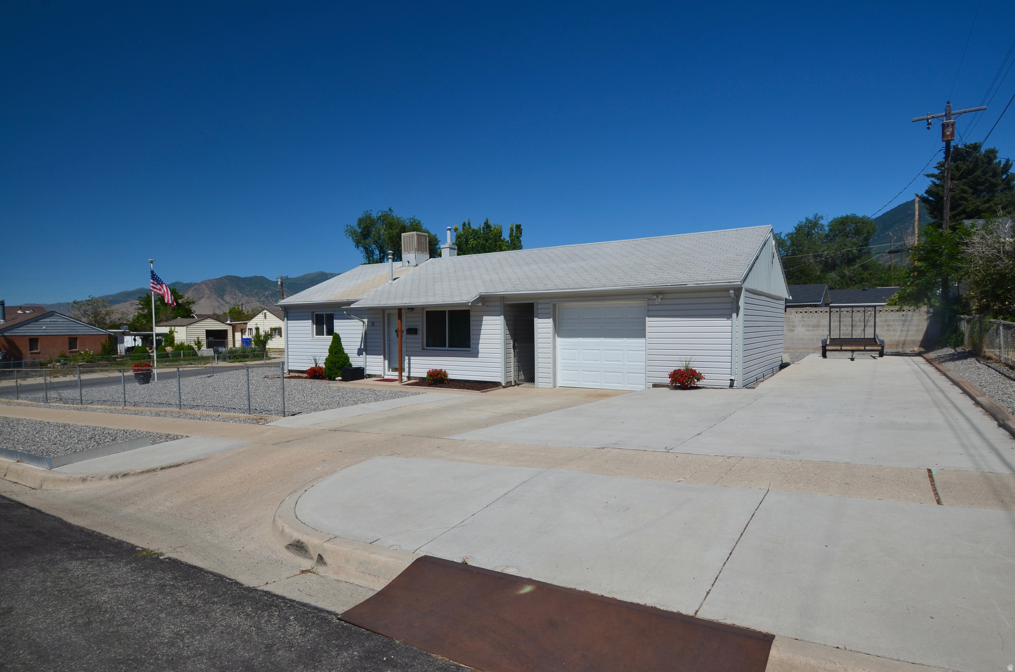 73 S BROADWAY ST, Tooele, UT 84074 — photo 1