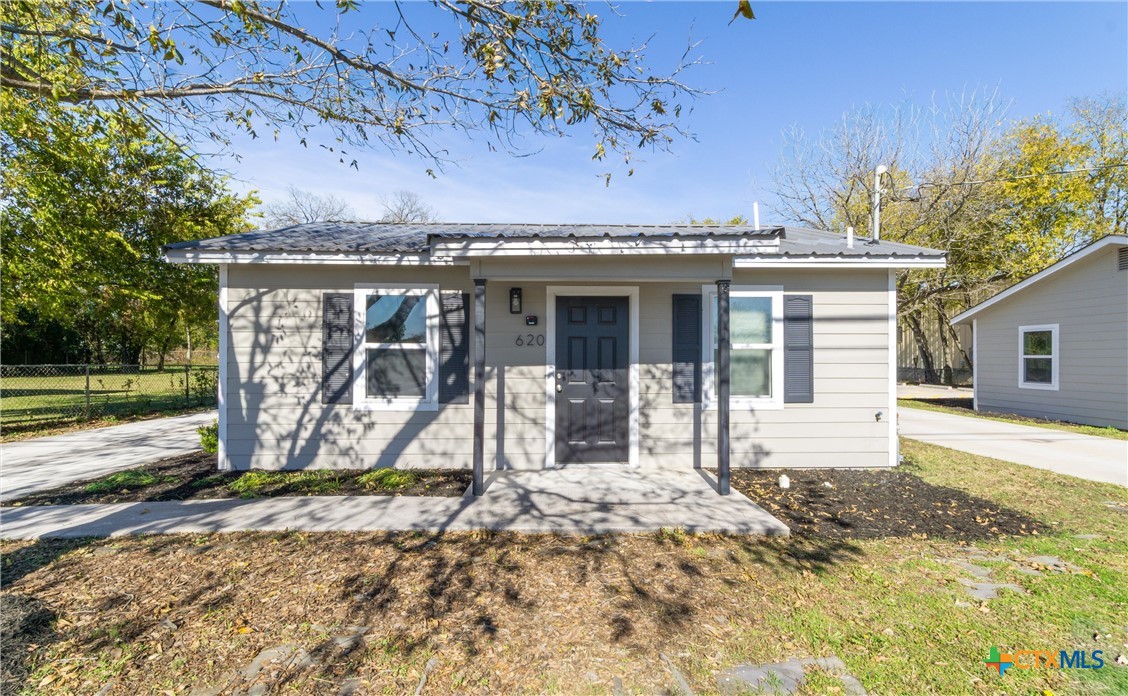 622 E 6th Avenue, Belton, TX 76513 — photo 1