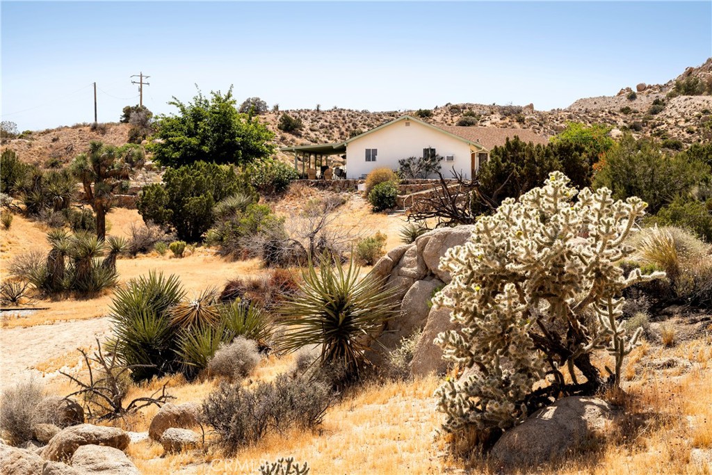 5887 Deerhurst, Yucca Valley, CA 92284 — photo 1