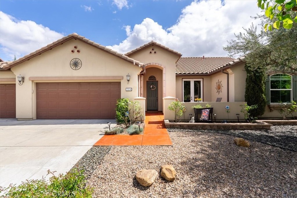 204 Victoria Court, Paso Robles, CA 93446 — photo 1