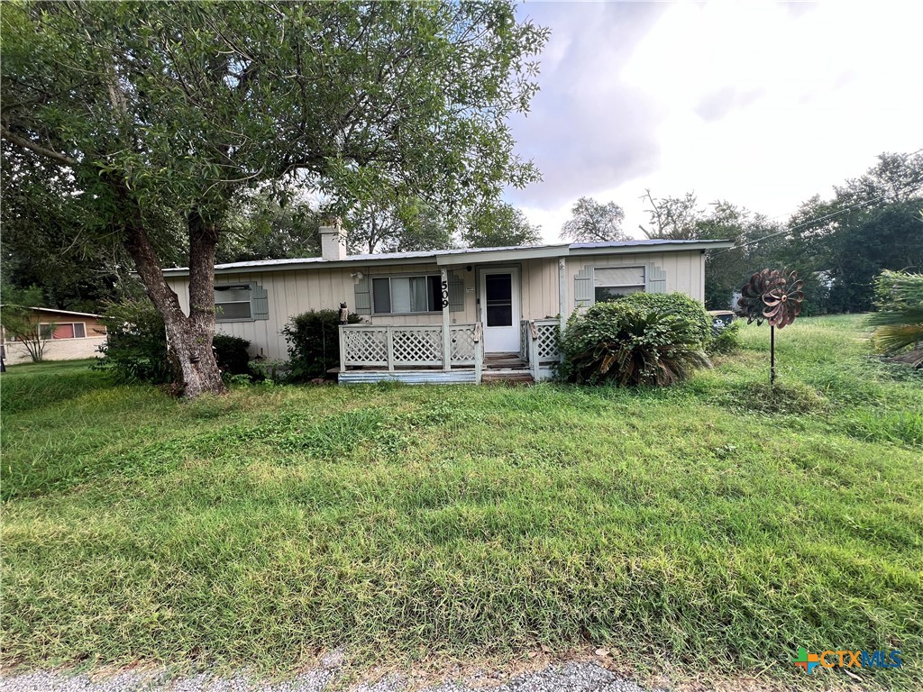 509 Pershing Street, Luling, TX 78648 — photo 1