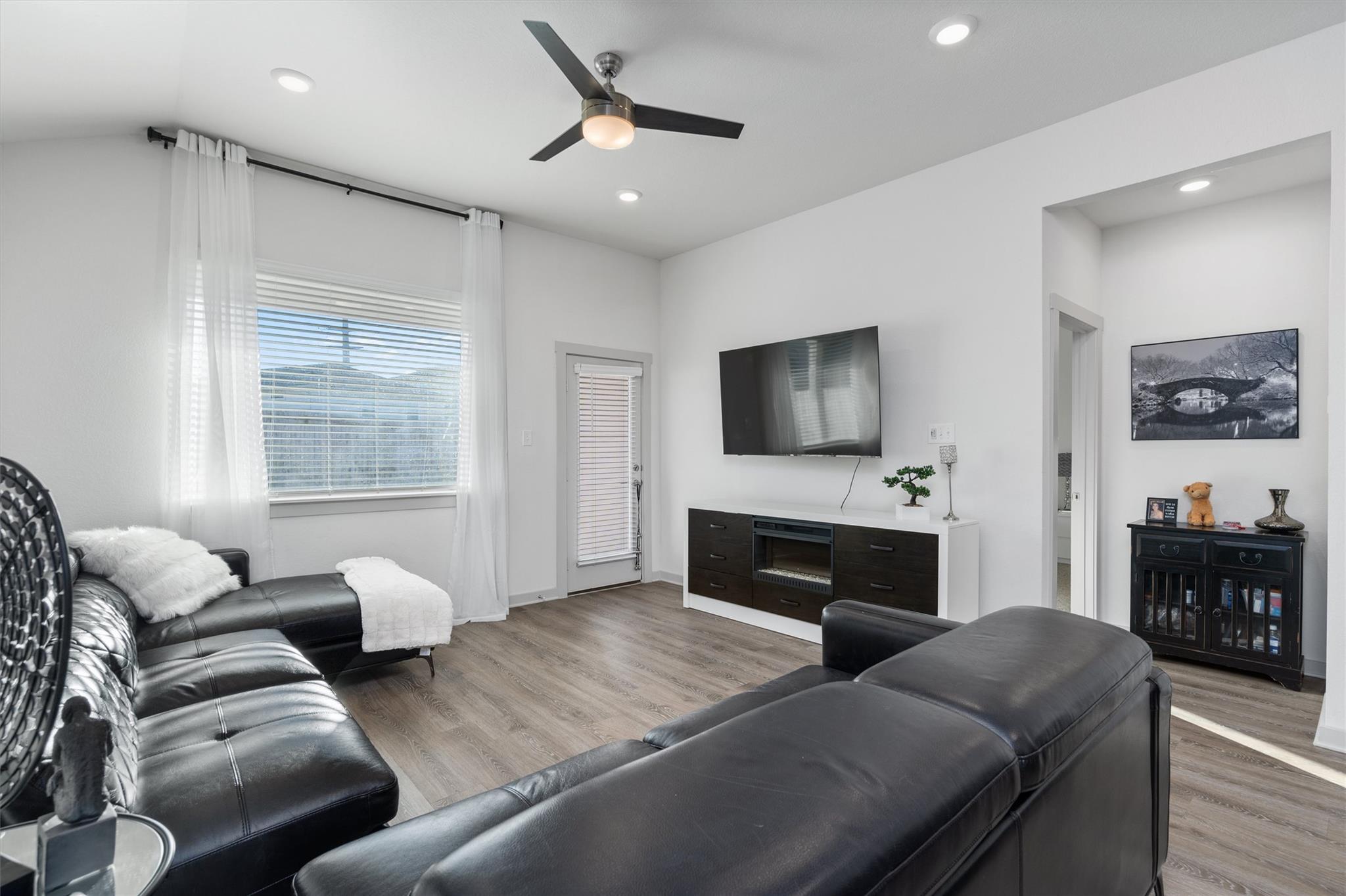 120 Scarborough Way, San Marcos, TX 78666 — photo 1