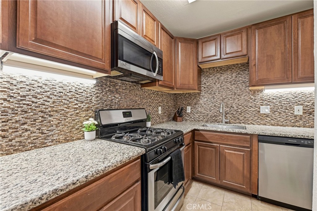 868 E Alvarado 44, Fallbrook, CA 92028 — photo 1
