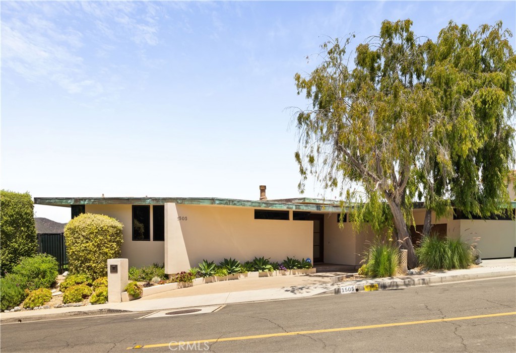 1505 Skyline Drive, Laguna Beach, CA 92651 — photo 1