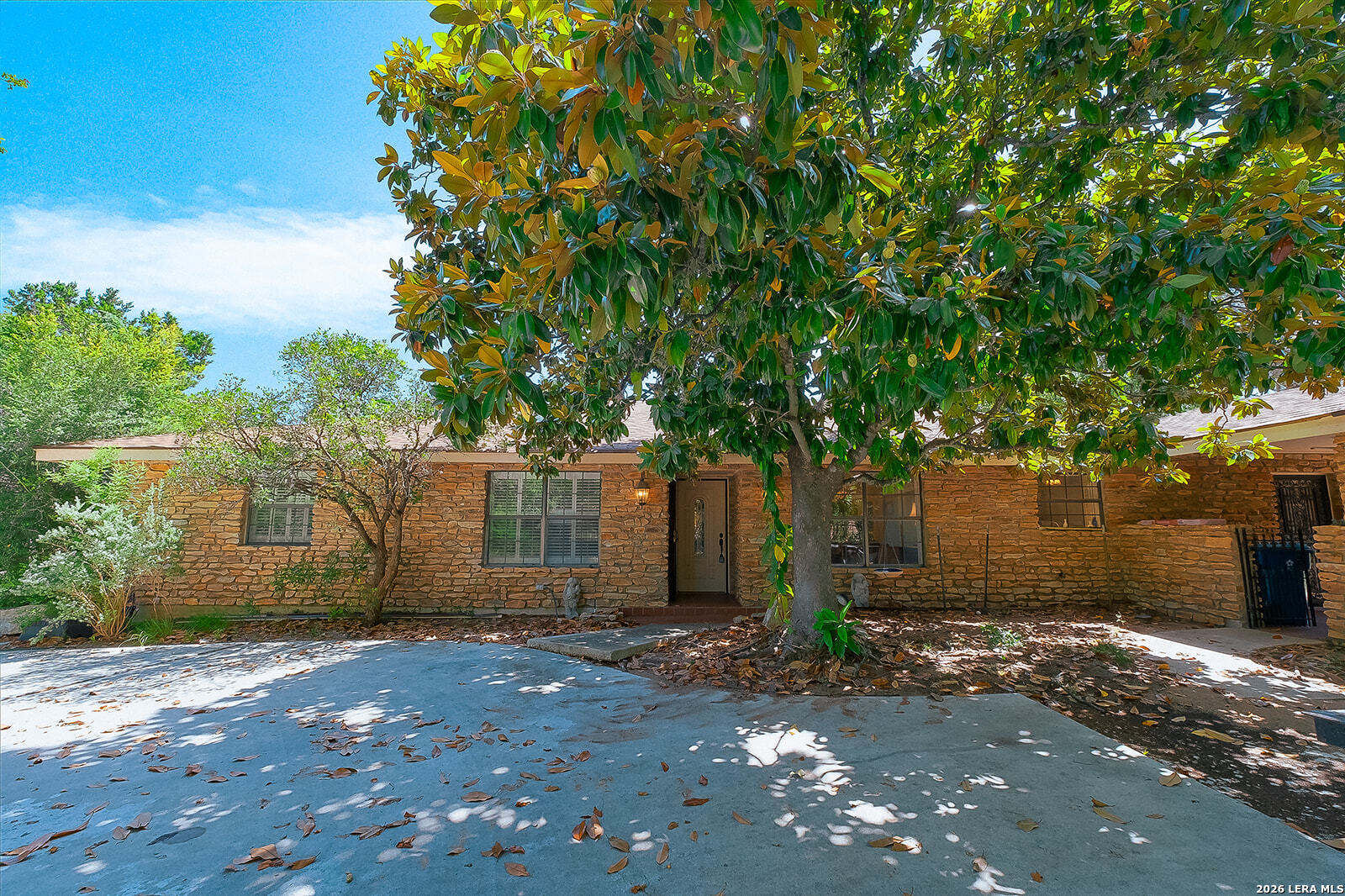 104 BRAEBURN CIR, , 78028 — photo 1