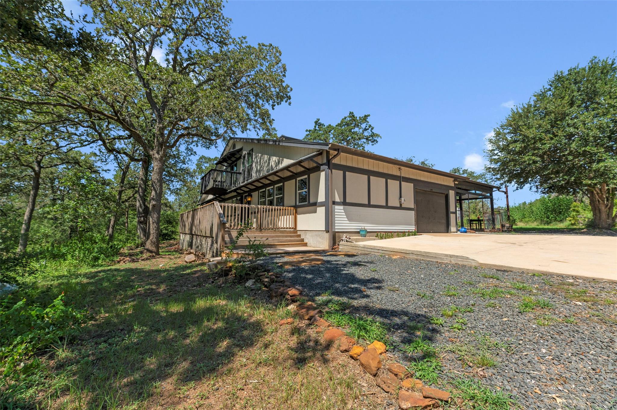 180 Ironstone, Smithville, TX 78957 — photo 1