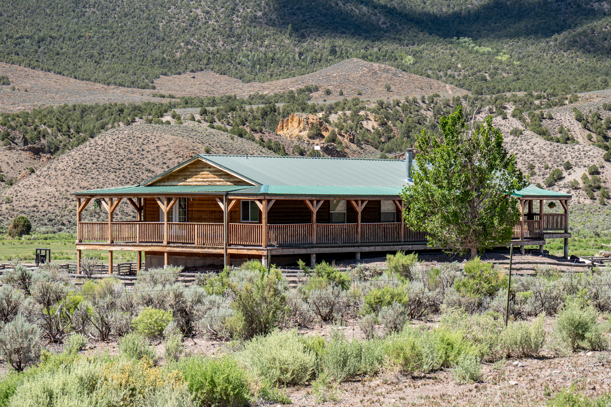 1401 W HIGHWAY 62