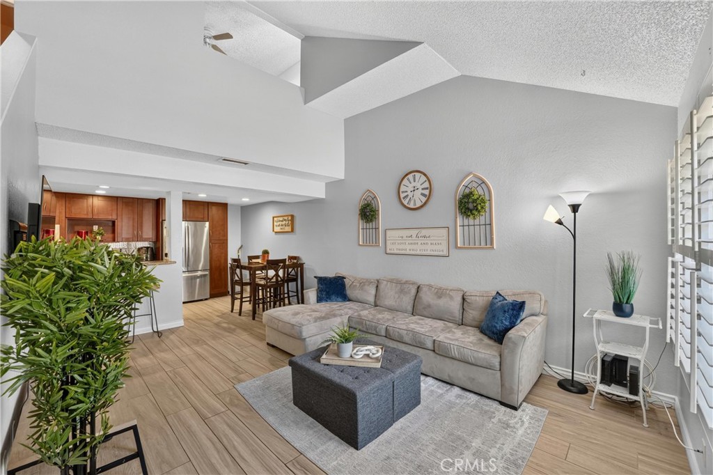 435 W 9th B3, Upland, CA 91786 — photo 1