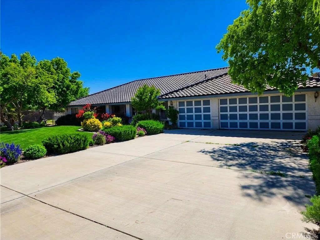 19345 Oneida Road, Apple Valley, CA 92307 — photo 1