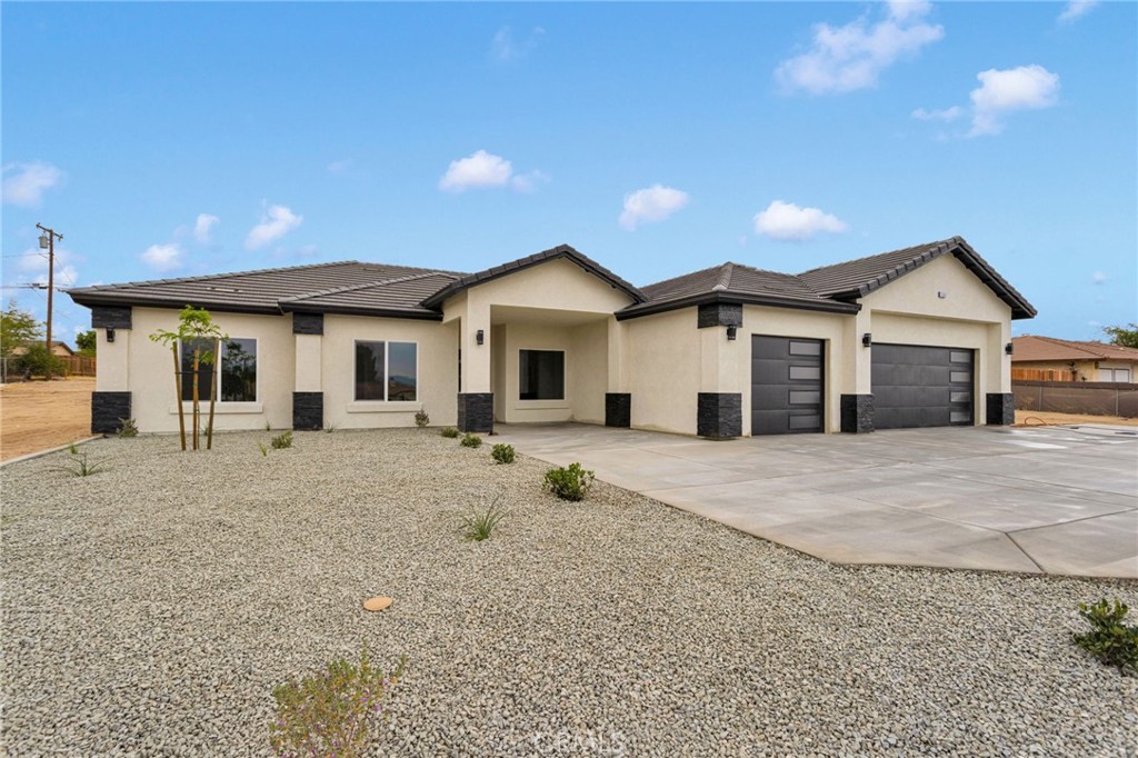 15561 Apple Valley Road, Apple Valley, CA 92307 — photo 1