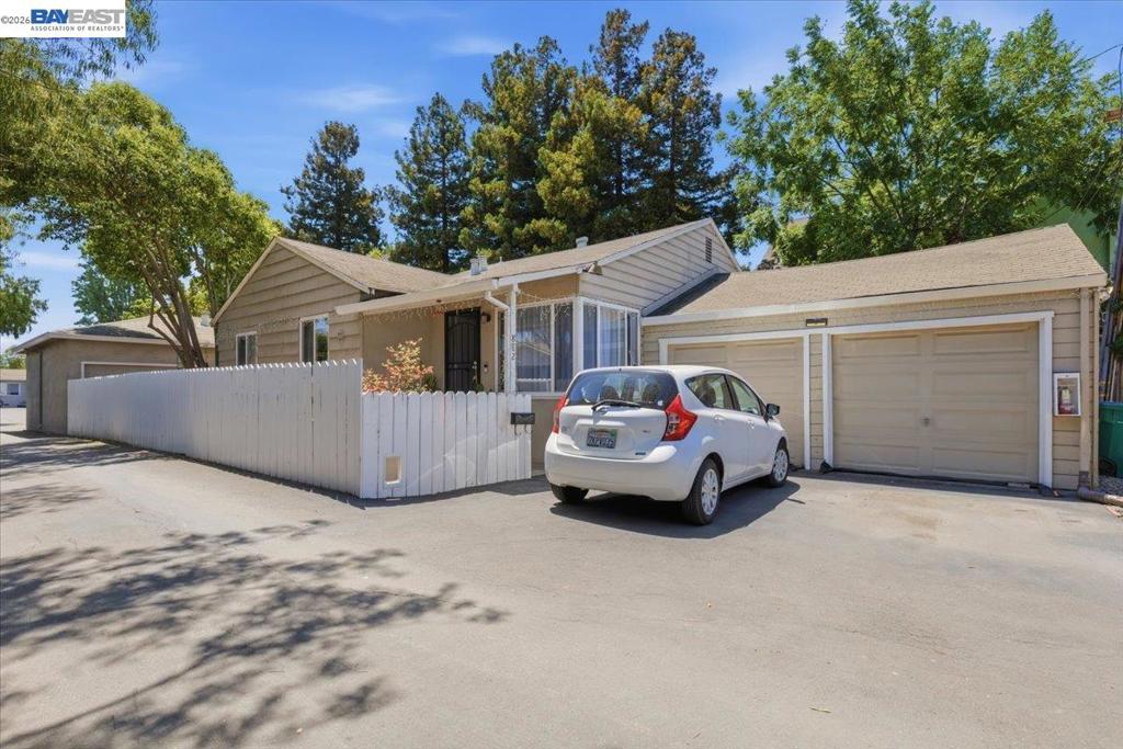 882 W Tennyson Rd, Hayward, CA 94544 — photo 1