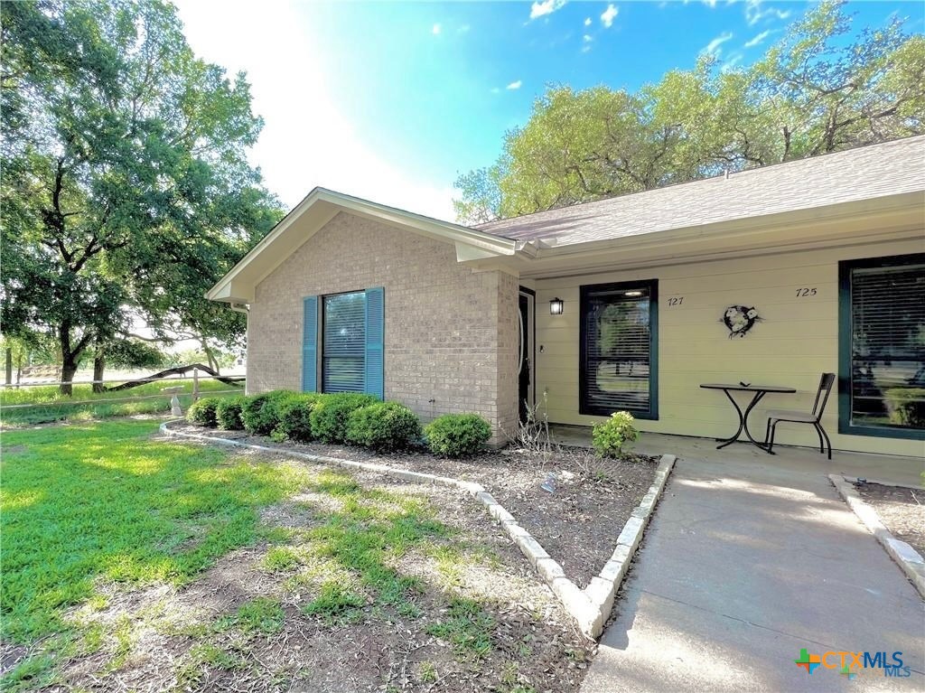 725 Royal, Salado, TX 76571 — photo 1