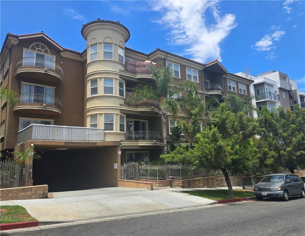 917 S New Hampshire 301, Los Angeles, CA 90006 — photo 1