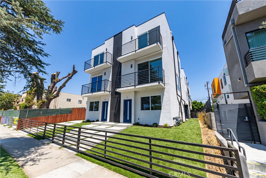 6700 Balboa, Los Angeles, CA 91406 — photo 1